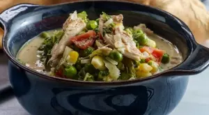 Пилешка супа с грах