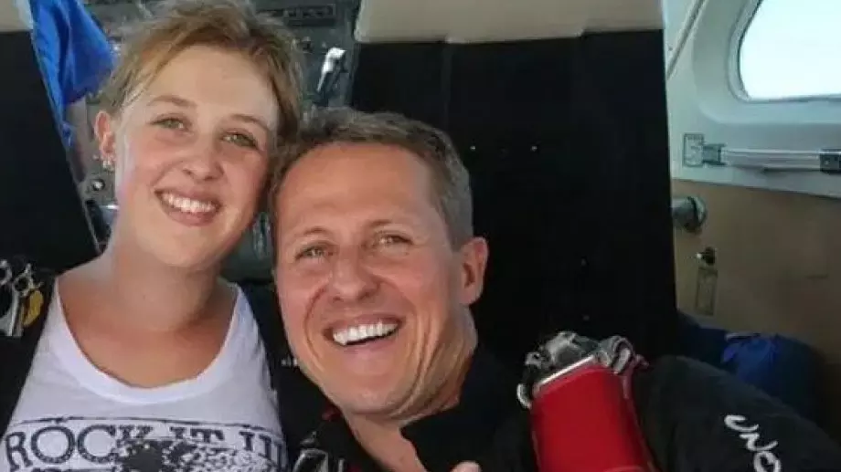 Дъщерята на Шумахер, се омъжва във вилата, където живее той