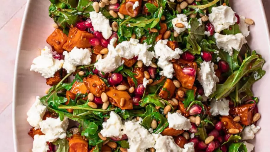 Засищаща салата със сладък картоф