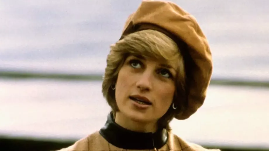 Класа: Най-емблематичните зимни тоалети на принцеса Даяна (СНИМКИ)