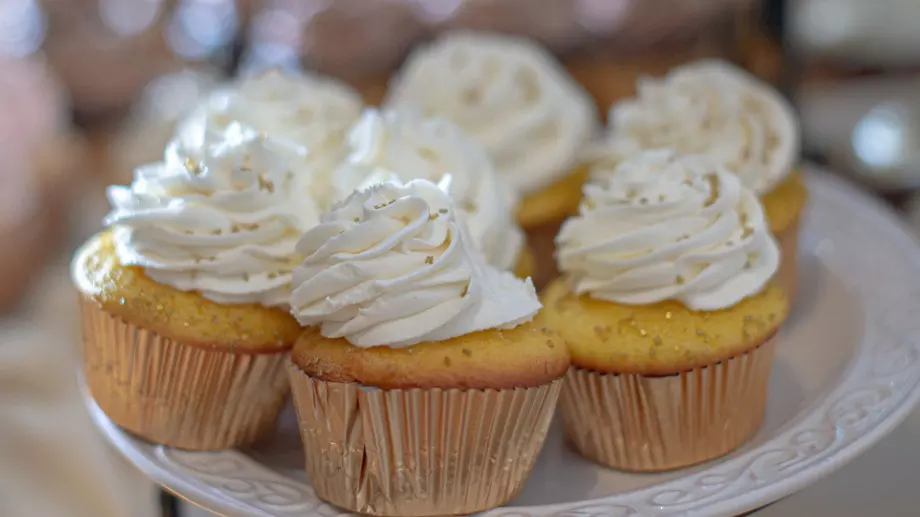 3 глазури за бисквитки, кексчета и торти