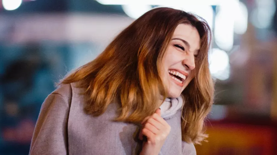 Женски виц за 22 февруари 2024: Семейна двойка си ляга