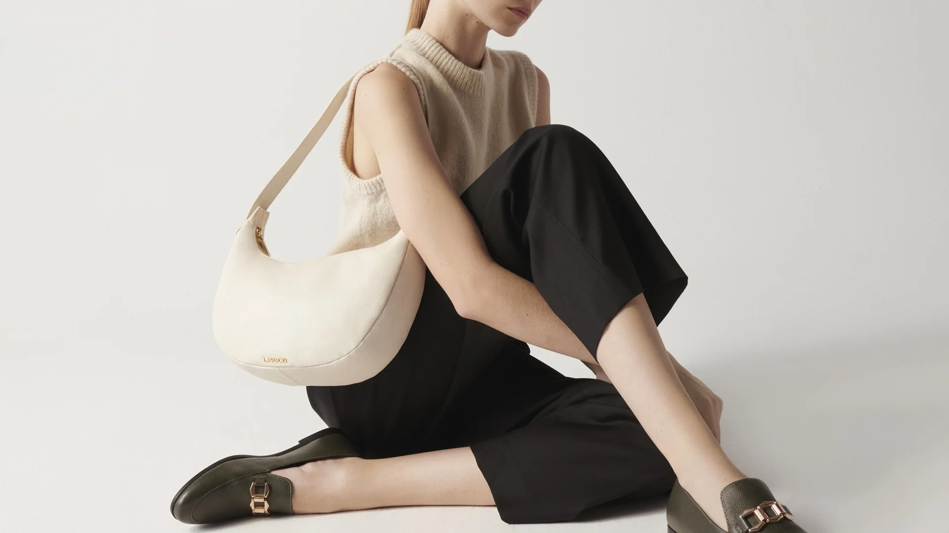 Чанти през рамо - стилна опция за всяка жена