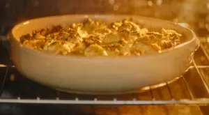 По-вкусен не сте яли: Запечен карфиол с дресинг от кашкавал и сметана