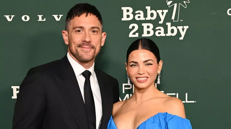 Джена Дюън oчаква третото си дете (ВИДЕО)