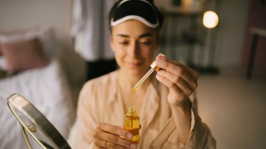 Нощен серум за бляскава кожа на лицето