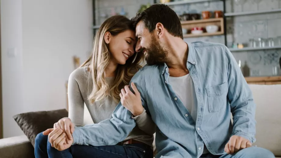 Ако една жена използва тези 6 фрази, партньорът ѝ ще се чувства дълбоко обичан