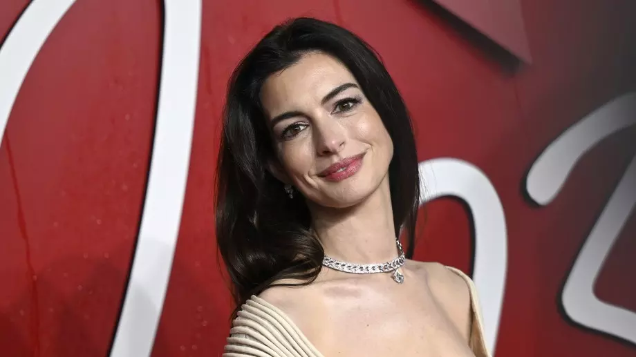 Тайната на невероятната кожа на Ан Хатауей