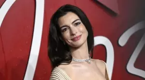 Ан Хатауей: Караха ме да се целувам с 10 момчета на прослушване (СНИМКА)