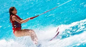 Ето коя е най-възрастната състезателка по водни ски в света (ВИДЕО)