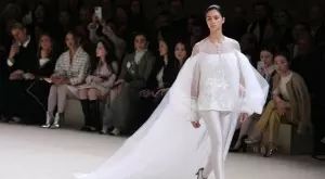 Balletcore: Chanel впечатли с тюл, волани и дантела (ВИДЕО)