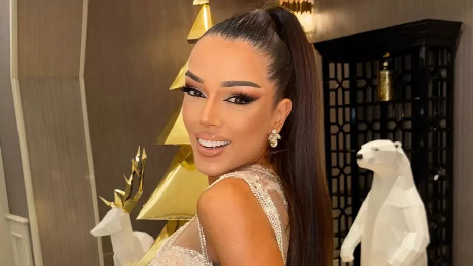 Родни звезди се подиграха на Диона (СНИМКА + ВИДЕО)