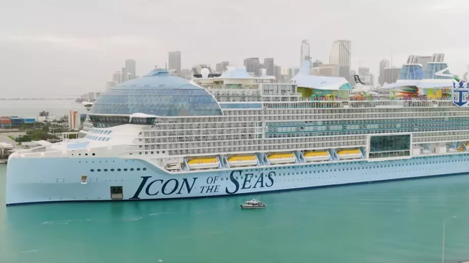 Потегли най-големият круизен кораб в света (ВИДЕО)