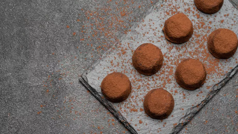 Супер здравословен десерт: Шоколадови медальони с фурми