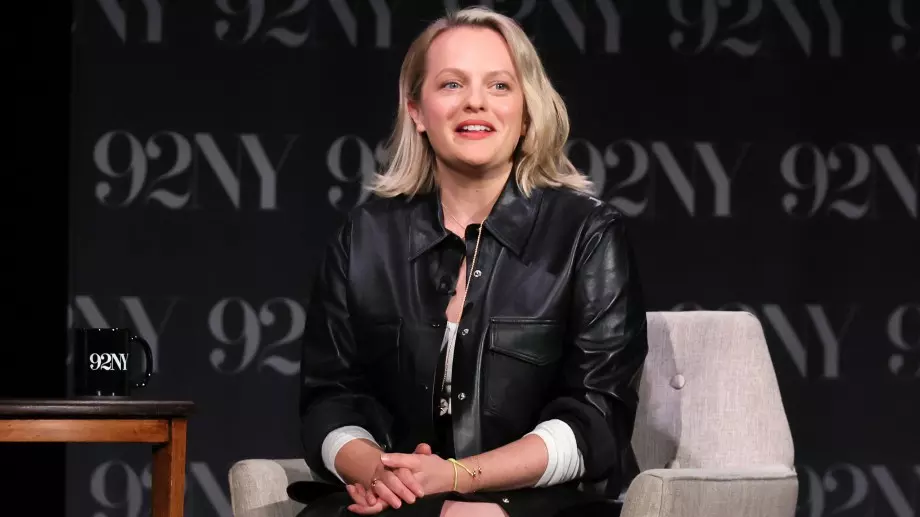 Елизабет Мос очаква първото си дете (ВИДЕО)