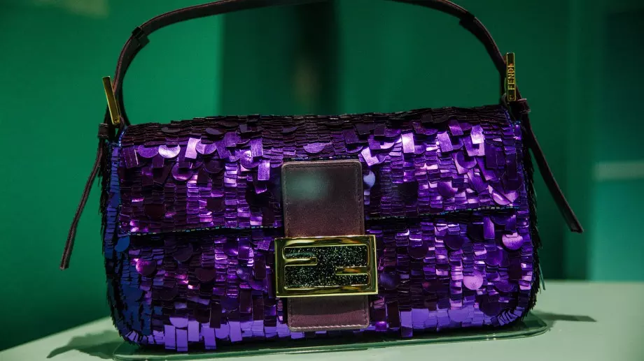 Fendi Baguette: Една от най-емблематичните чанти в света (СНИМКИ)