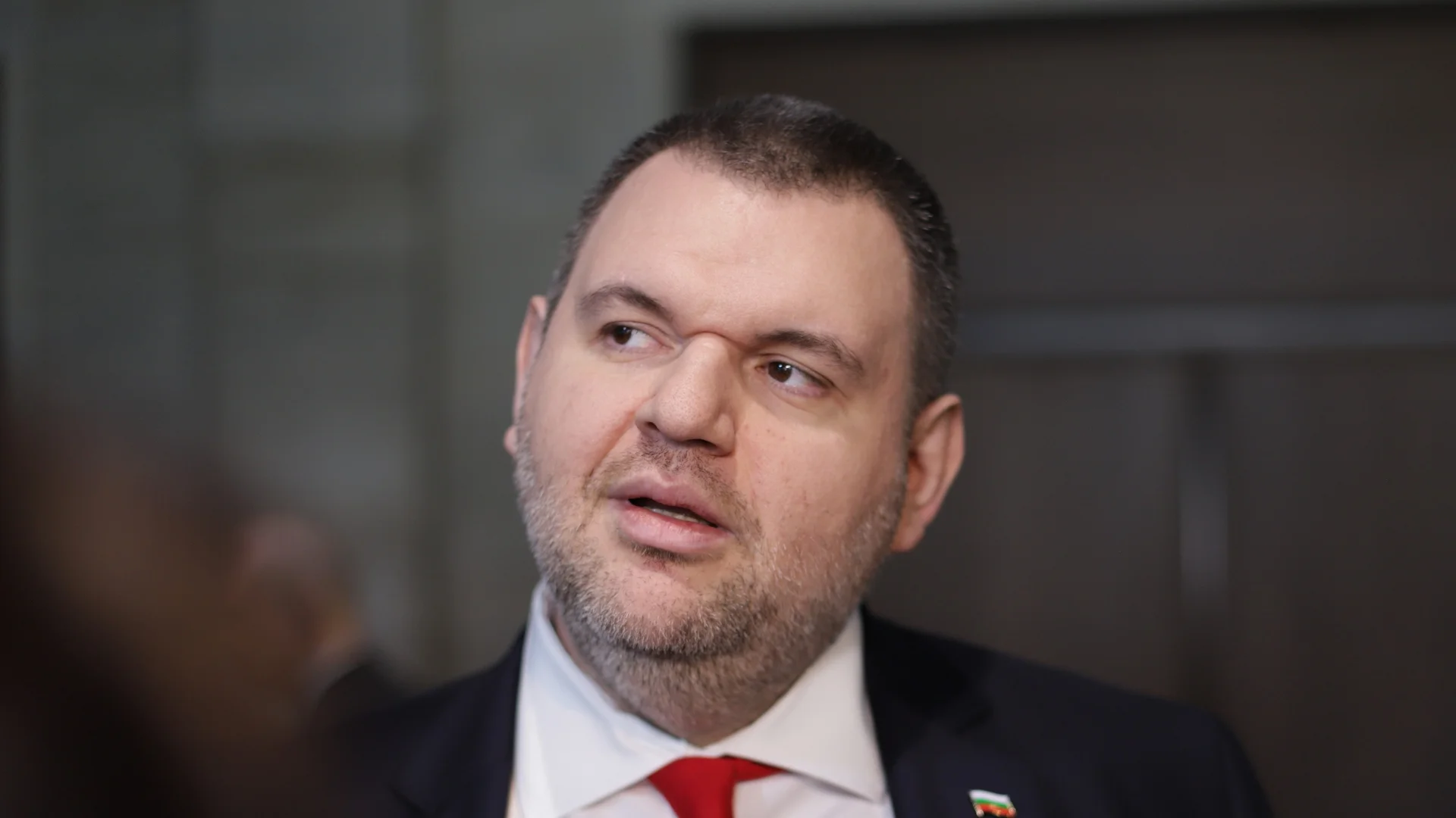 Пеевски влиза в “Ергенът”, прави ротация с Алек