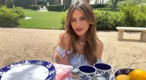 На гости в имението на София Вергара, което прилича на дворец (ВИДЕО)