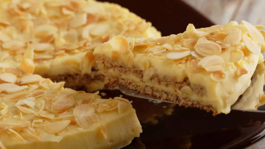 Традиционна шведска бадемова торта