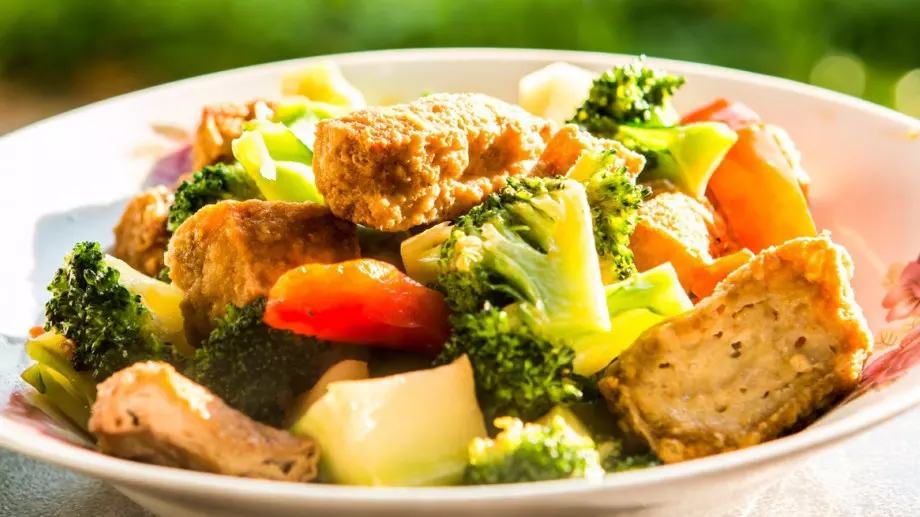 Веган изкушение: Тофу със зеленчуци 