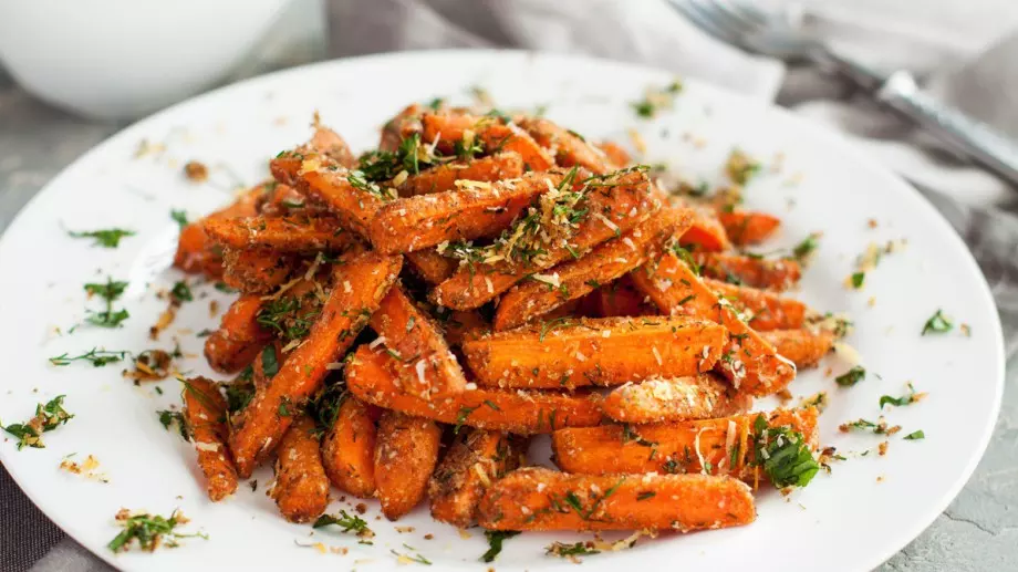 Лесно и вкусно мезе: Печени моркови с бекон