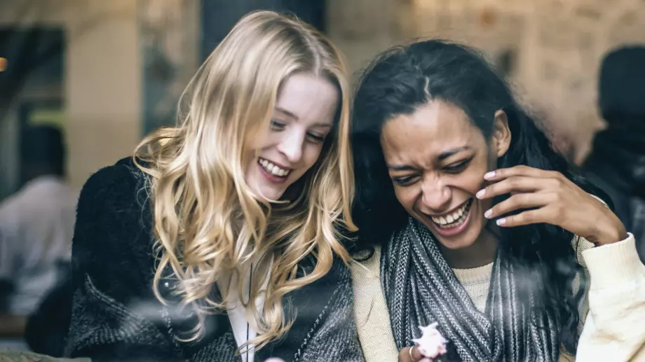 Женски виц за 17 март, 2024 г.: Мъж заварва жена си