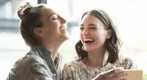 Женски виц за 20 февруари 2024: Тича проститутка при катаджия