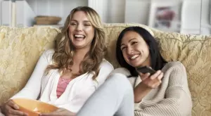 Женски виц за 23 февруари 2024: Майка ми ме научи на...