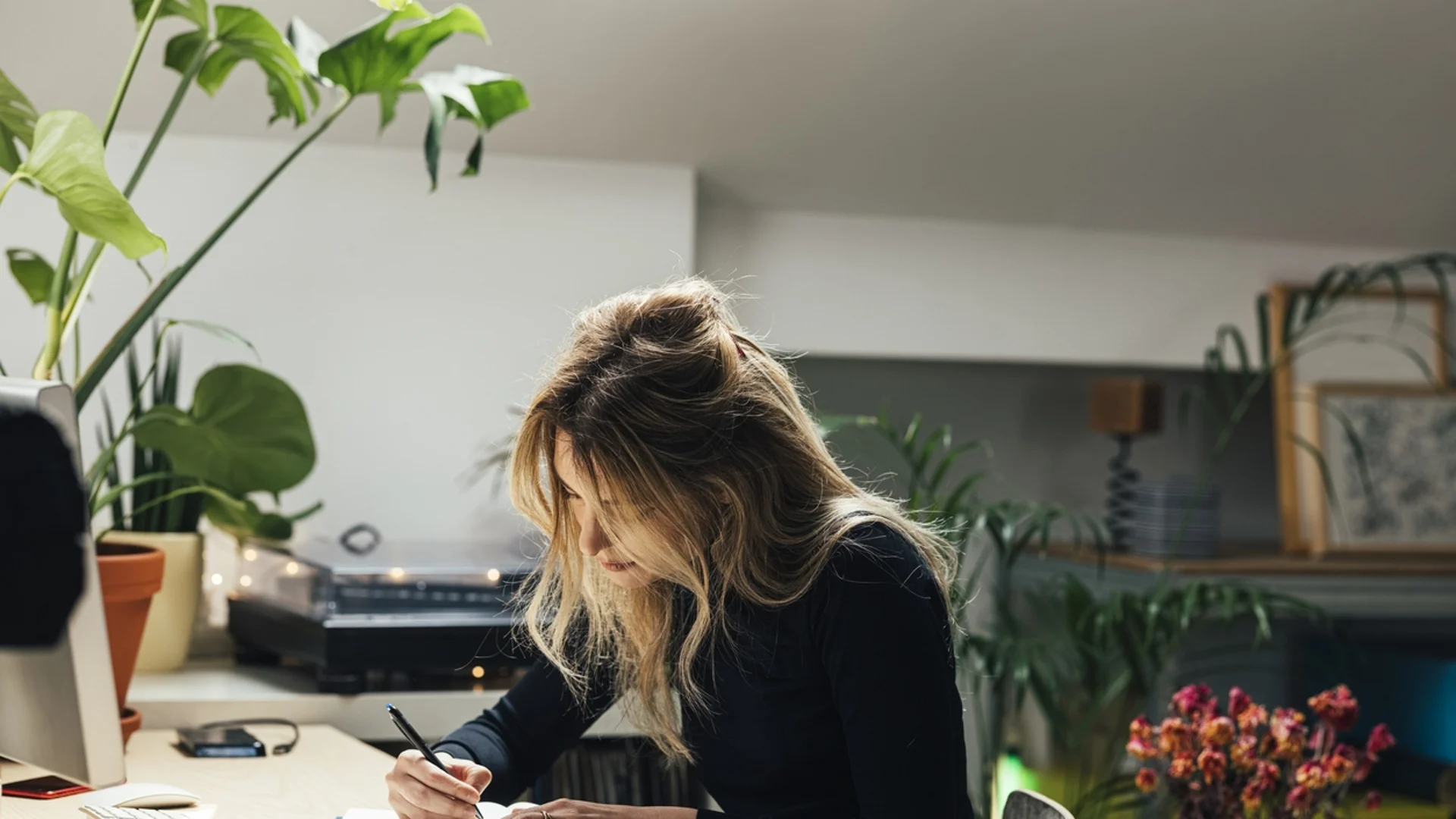 Ето как се пише: загърбвам, загърбя или задгърбвам, задгърбя?