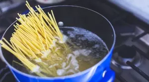 Мит или истина: Ето дали преварените макарони са вредни 