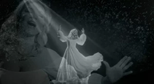 "Безкрайно": Женската сила и любовта през погледа на певицата Йоанна Драгнева (ВИДЕО)