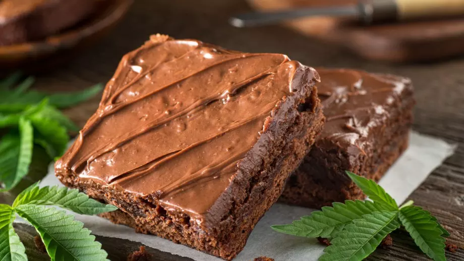 Лесна шоколадова торта с бисквити