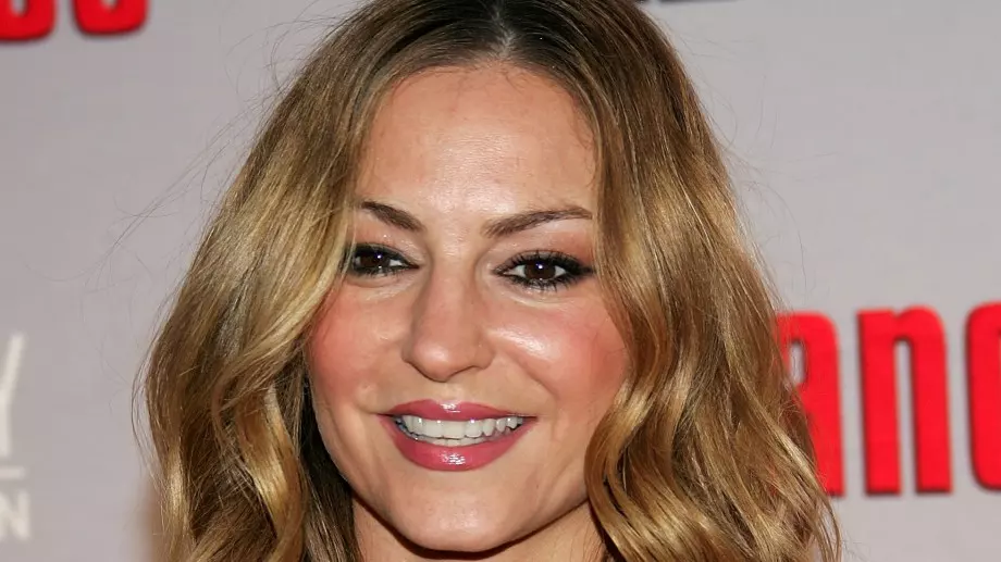 Дреа Де Матео е спасила къщата си с голи снимки (ВИДЕО)