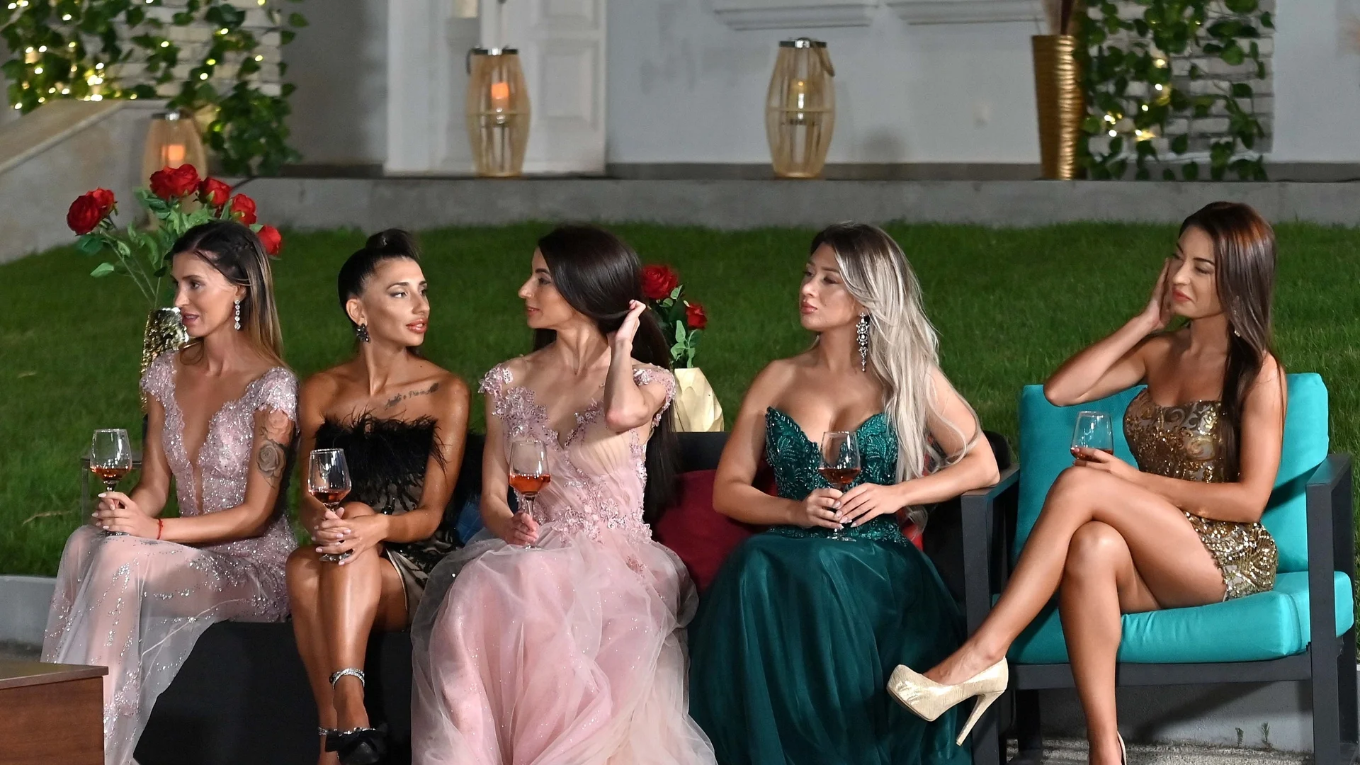 След романтична целувка една от най-обсъжданите участнички си тръгна от 