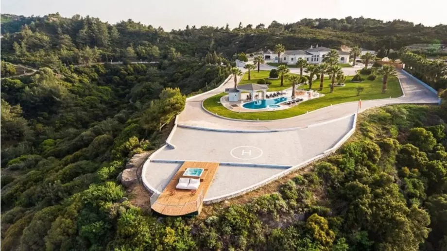 Ето колко струва да спите в имението на "Ергенът 3" (СНИМКИ)