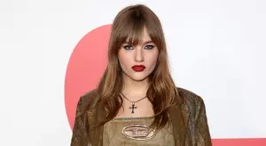 Виктория Де Анджелис от Måneskin идва в София