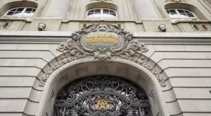 Председателят на Швейцарската национална банка напуска след  над 12 години начело