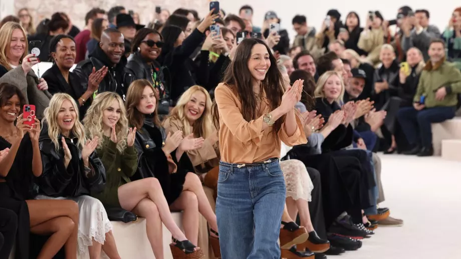 Дизайнерката на Chloe възроди епохата на дръзката жена (СНИМКИ)