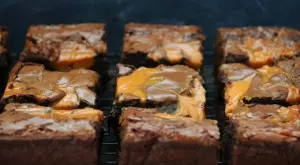 Истинско изкушение: Шоколадов десерт със солен карамел