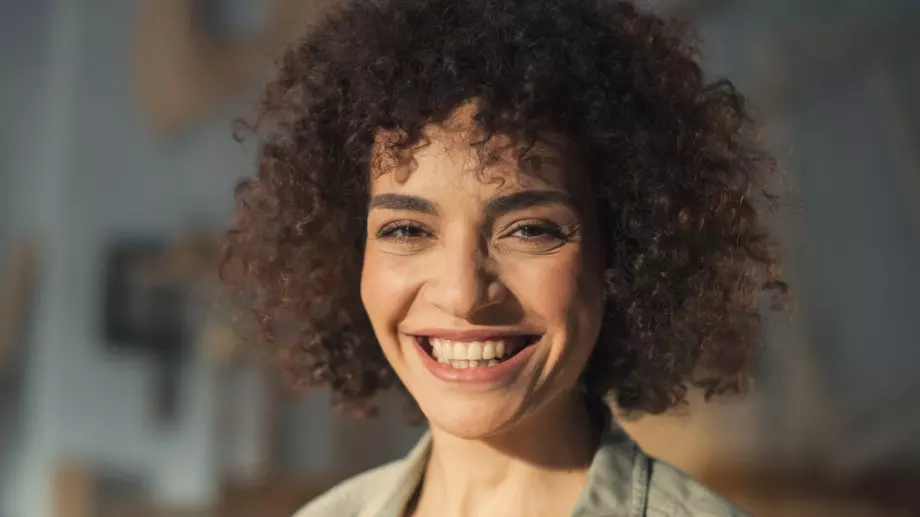 Женски виц за 28 март, 2024 г.: Тъща звъни на зетя