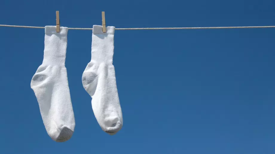 Върнете белия цвят на чорапите с една проста съставка 