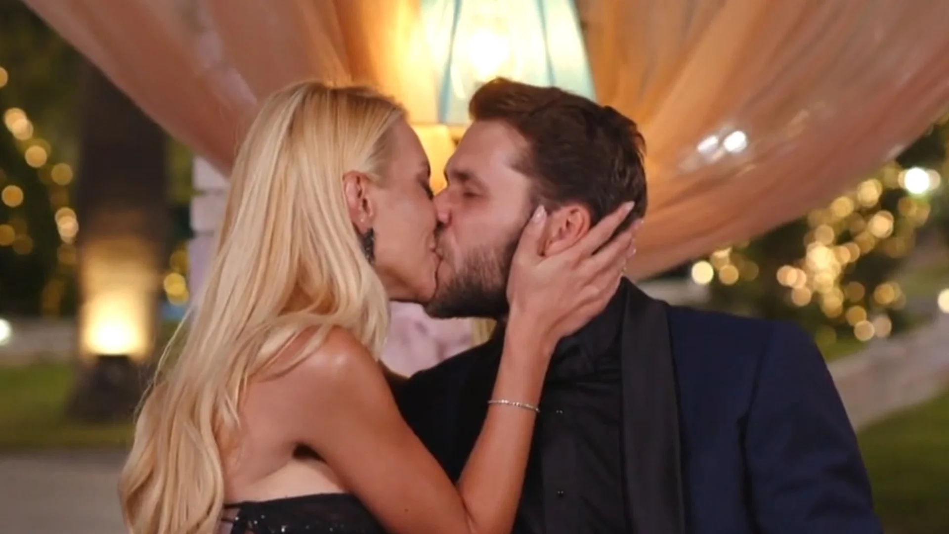 МНОГО ЛЕСЕН СЦЕНАРИЙ: Алек и Магдалена на романтично пътуване (СНИМКИ)