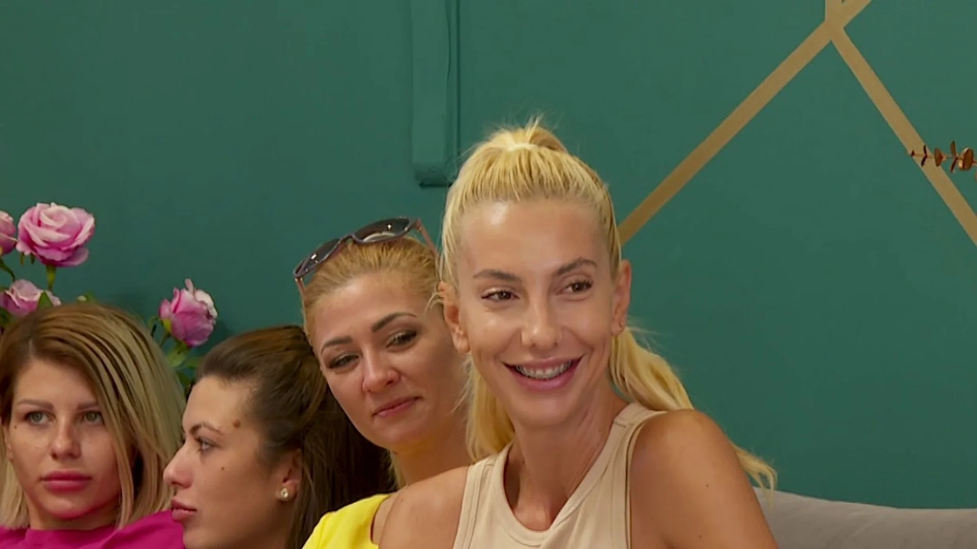 Става напечено! Излезе тъмна тайна за живота на участничка от 