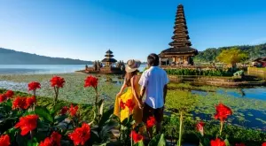 Защо туристите в един от най-популярните острови не могат да напускат хотелите си днес?