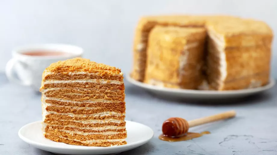 Класическа рецепта за торта Медовик