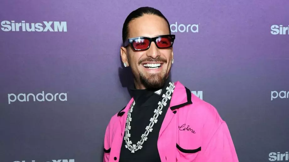 Малума стана баща за първи път (СНИМКИ)