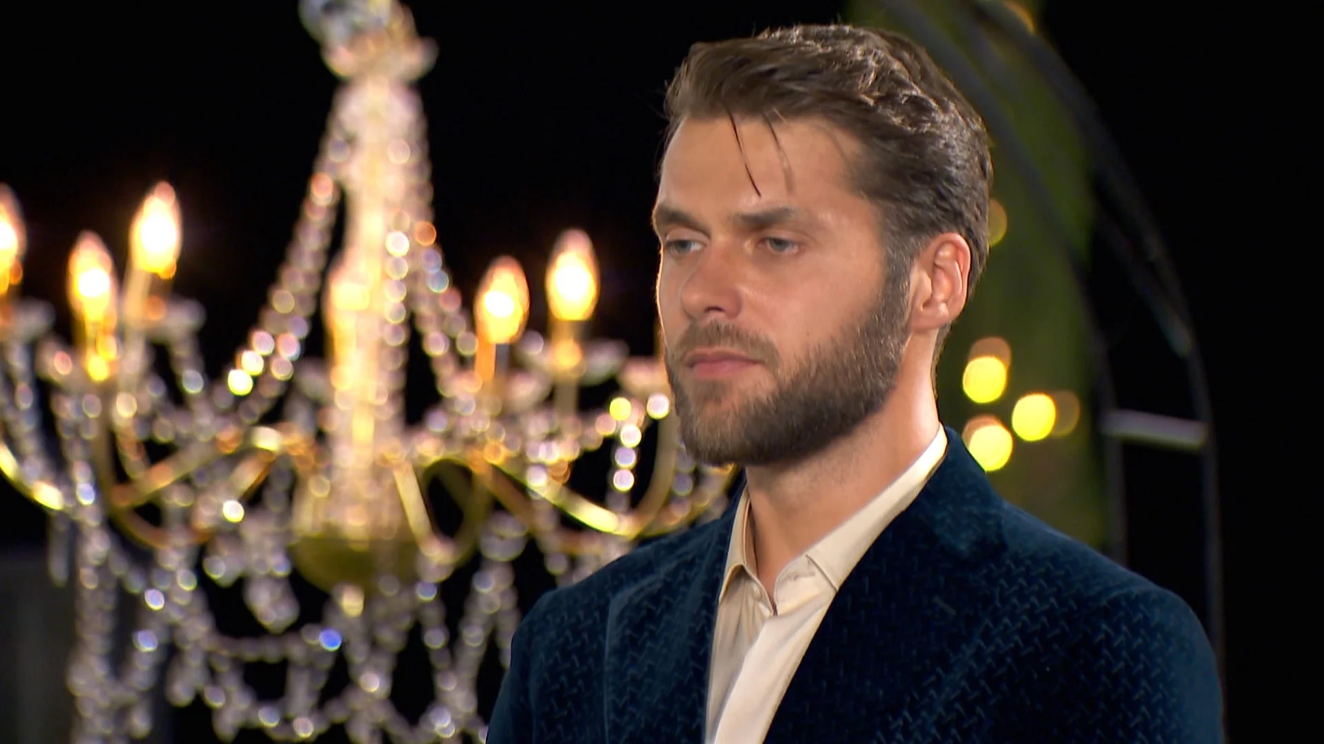 Хванаха Ергенът Алек в огромен гаф! Може би го грози глоба? (СНИМКИ)