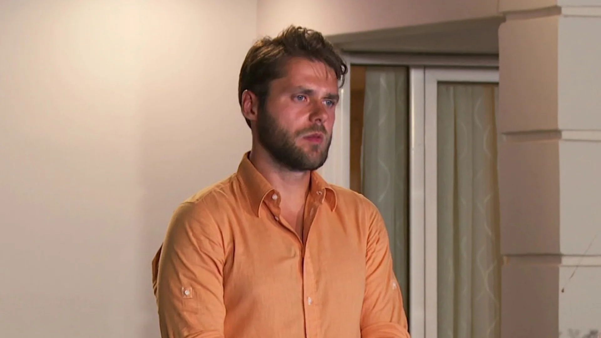 Край! Една от дамите в 