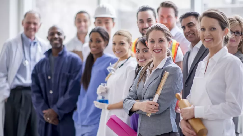 Какво мечтаят да работят хората по света и в България?