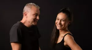 Керана дебютира на театралната сцена 